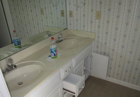 4th image of 3653 Grahams Port Dr