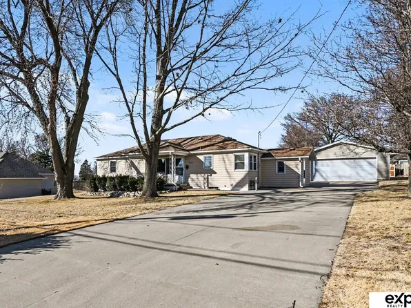 4520 A St, Omaha, NE 68106