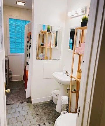 4th image of 3036 N Farwell Ave
