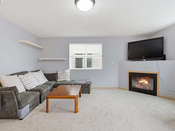 5th image of 8412 NE 37th Cir