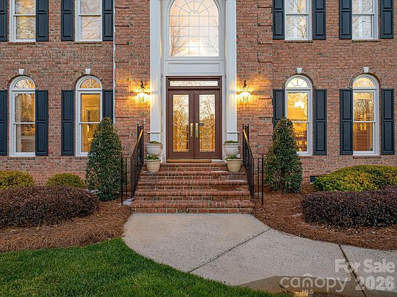 4th image of 7408 Willesden Ln