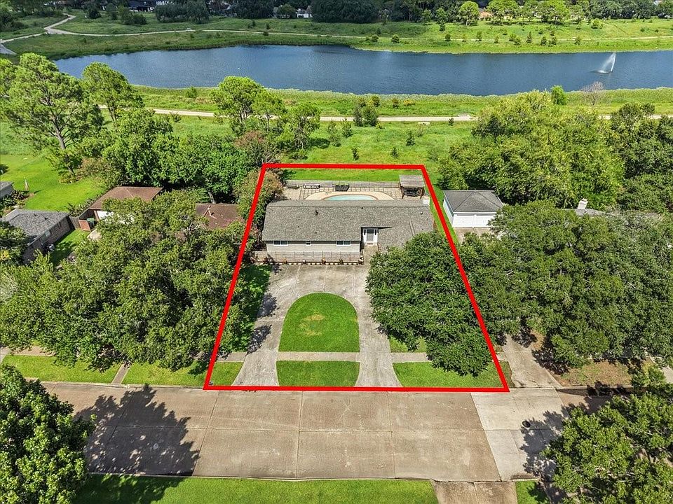 1st image of 15319 Diana Ln
