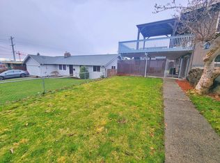 3312 NE 11th St #B, Renton, WA 98056