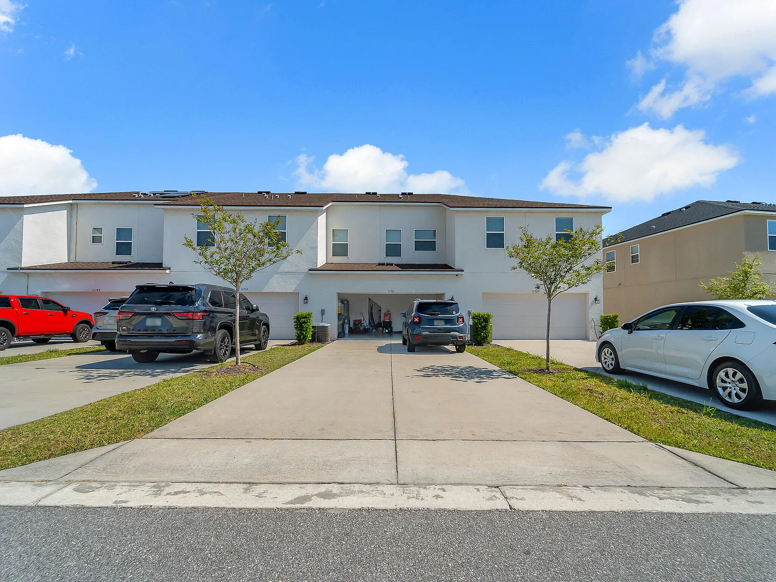 3 bed, 2.5 bath, 1559 sqft, $2,600 — Photo 4