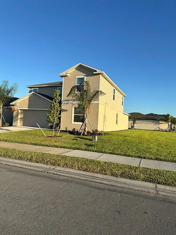 Building Photo - 11902 Savanna Lakes Blvd