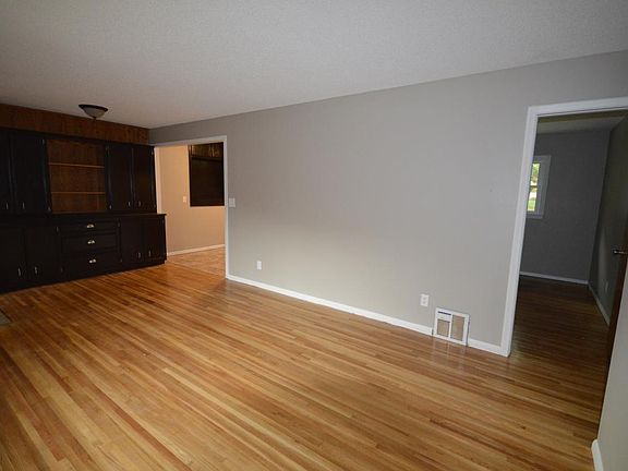 Spacious living room