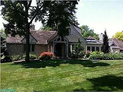 2065 Tremont Rd photo 1