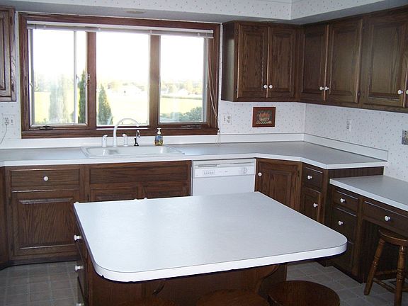 Kitchen with island