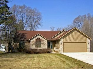8964 Rushview Dr, Pinckney, MI 48169