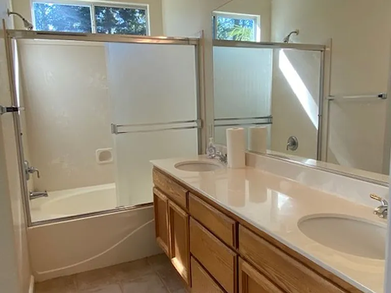 216 Shanley Ct — Photo 12