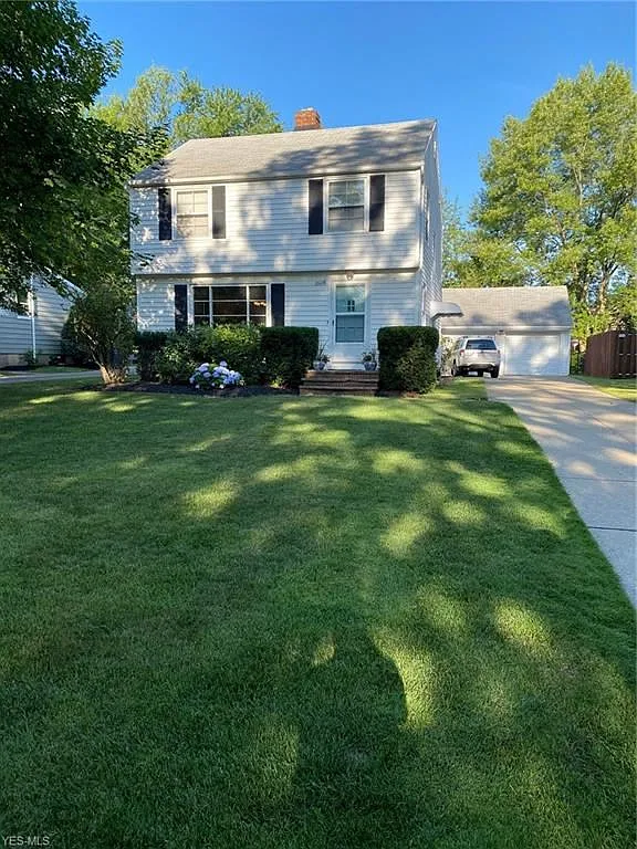 1608 Lyndhurst Rd photo 1