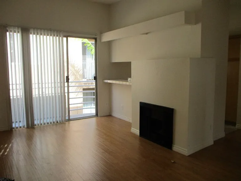 3633 Jasmine Ave — Photo 3