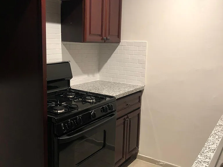 407 Violet Ave — Photo 12