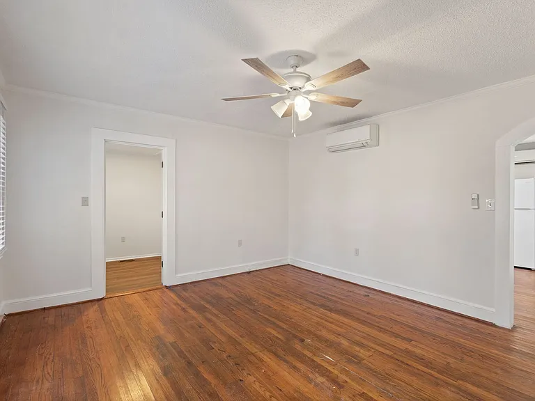 537 Huston St — Photo 2