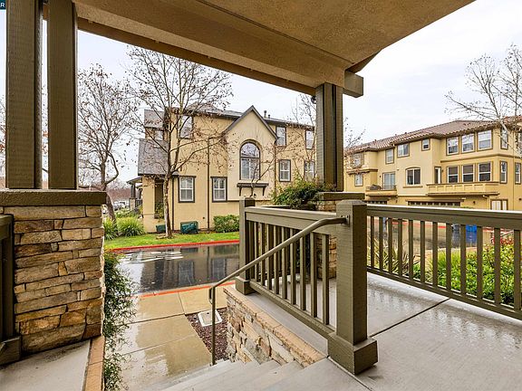 3rd image of 2464 Millstream Ln