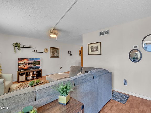 5th image of 217 Maricopa Dr