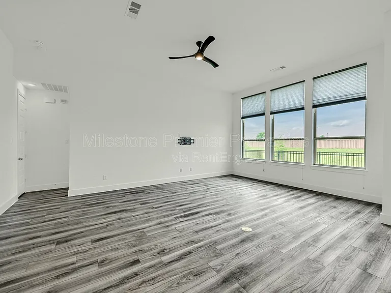 3621 Brinkley Dr — Photo 3