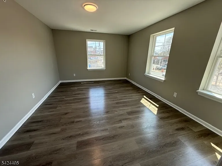237 Main St — Photo 10