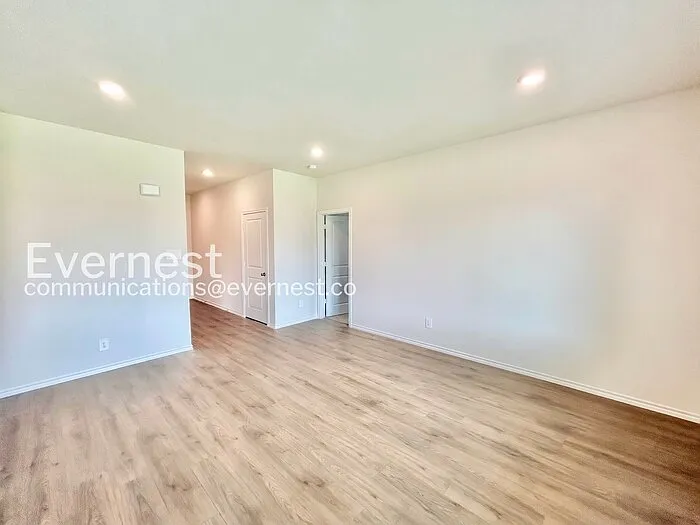 417 Pineywood Trl — Photo 6
