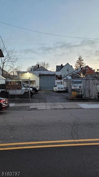 1st image of 258 10Th Ave