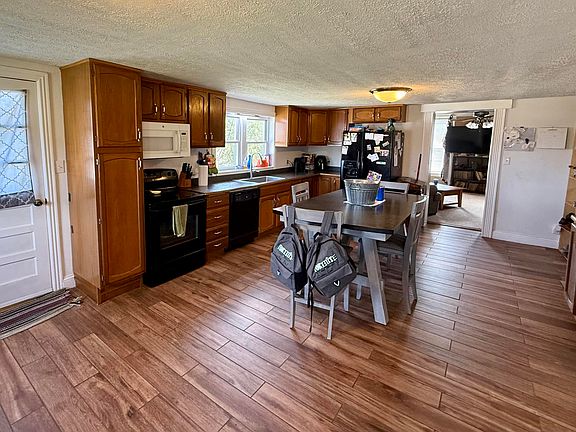 5th image of 375 Ron Thompson Rd