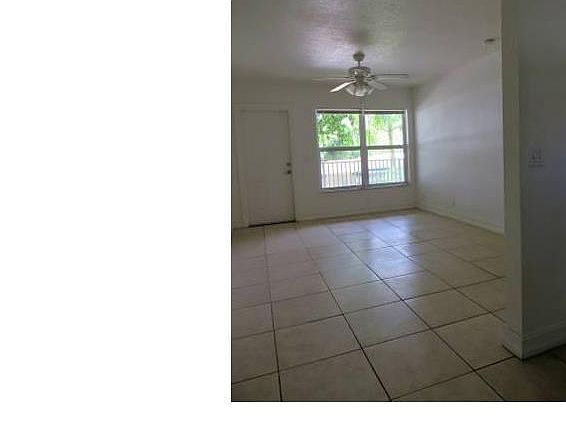 4th image of 3260 NE 19th Ave APT 3