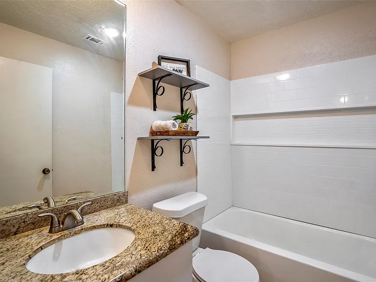 11817 Southlake Dr — Photo 18