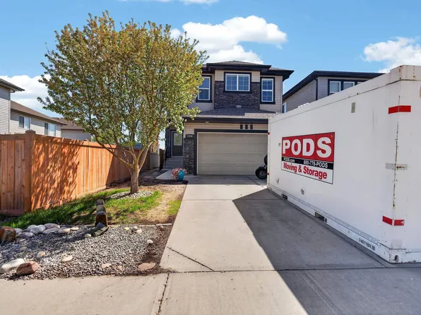 3356 Hilton Cres NW, Edmonton, AB T6M 0N5