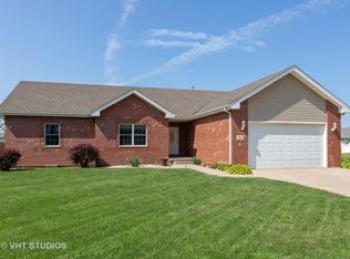 914 Winchester Green Dr, Wilmington, IL