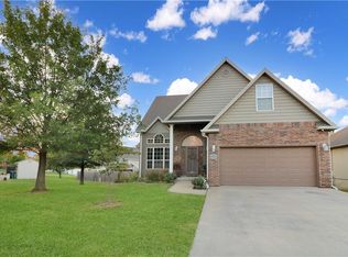 1907 Country Ridge Dr, Warrensburg, MO 64093