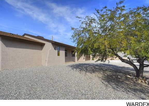 3rd image of 2865 Bamboo Dr