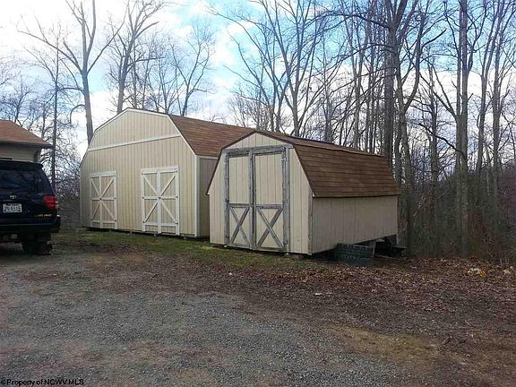 5th image of 77 Quail Acres Dr