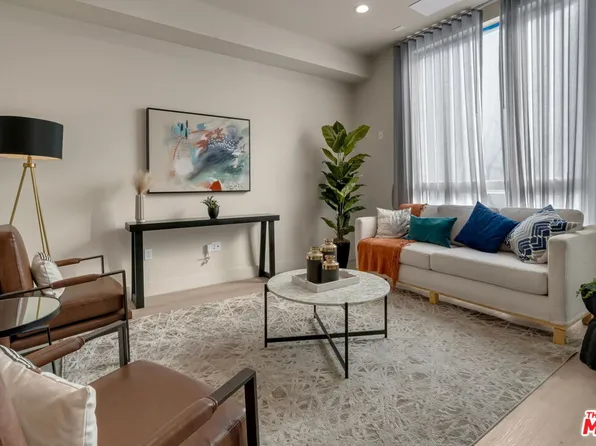 125 W Plymouth St, Inglewood, CA 90302