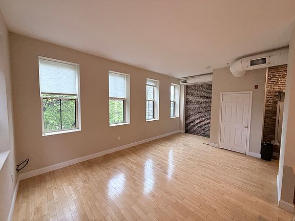 5th image of 24 Washington St Unit 201