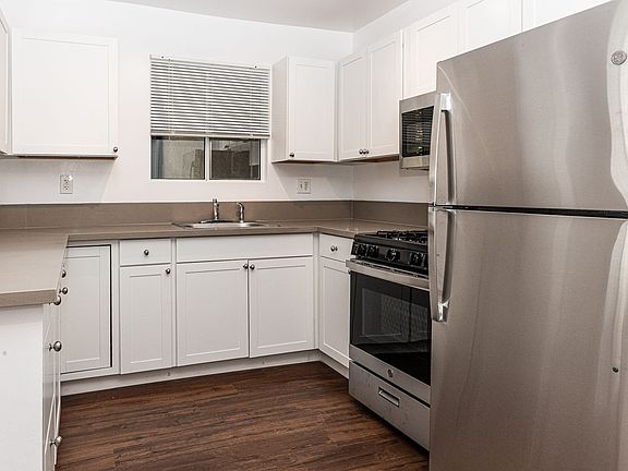 3rd image of 5903 Cahuenga Blvd #10