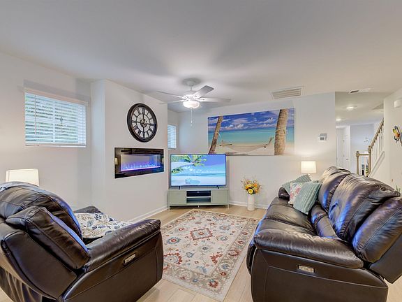 3rd image of 327 Reedmace Ct