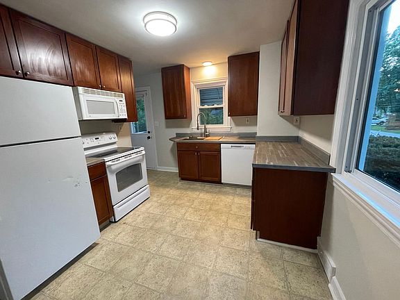 5th image of 3465 Lexington Dr
