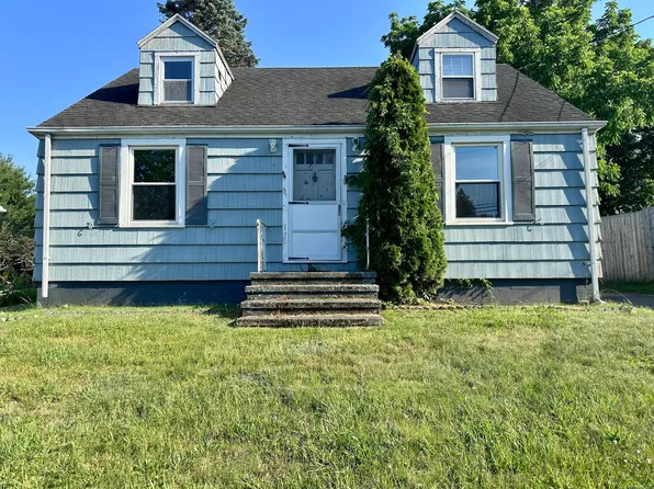 8 Roseleah Drive, Waterford, CT 06385