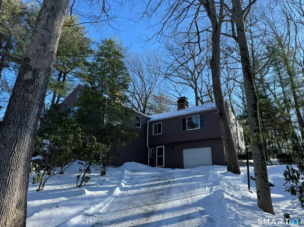 33 Wood Pond Road, West Hartford, CT 06107
