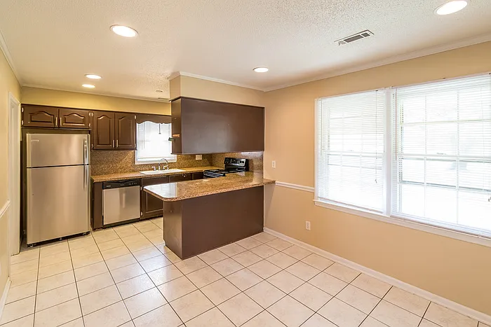 306 Gippy Dr — Photo 3