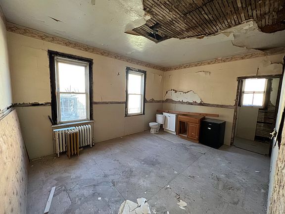 3rd image of 350 Beach 68 St House 1