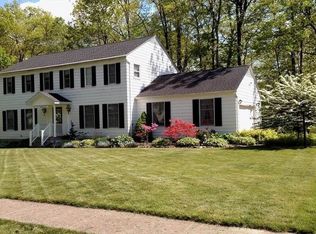 224 Chatham Dr, Aurora, OH