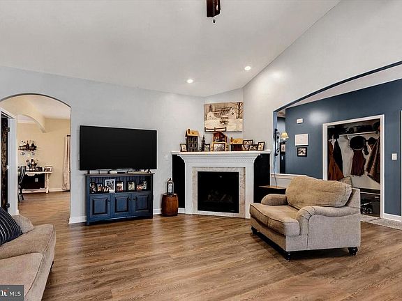 4th image of 113 Sianna Cir