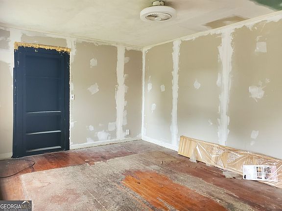 5th image of 219 Cypress St