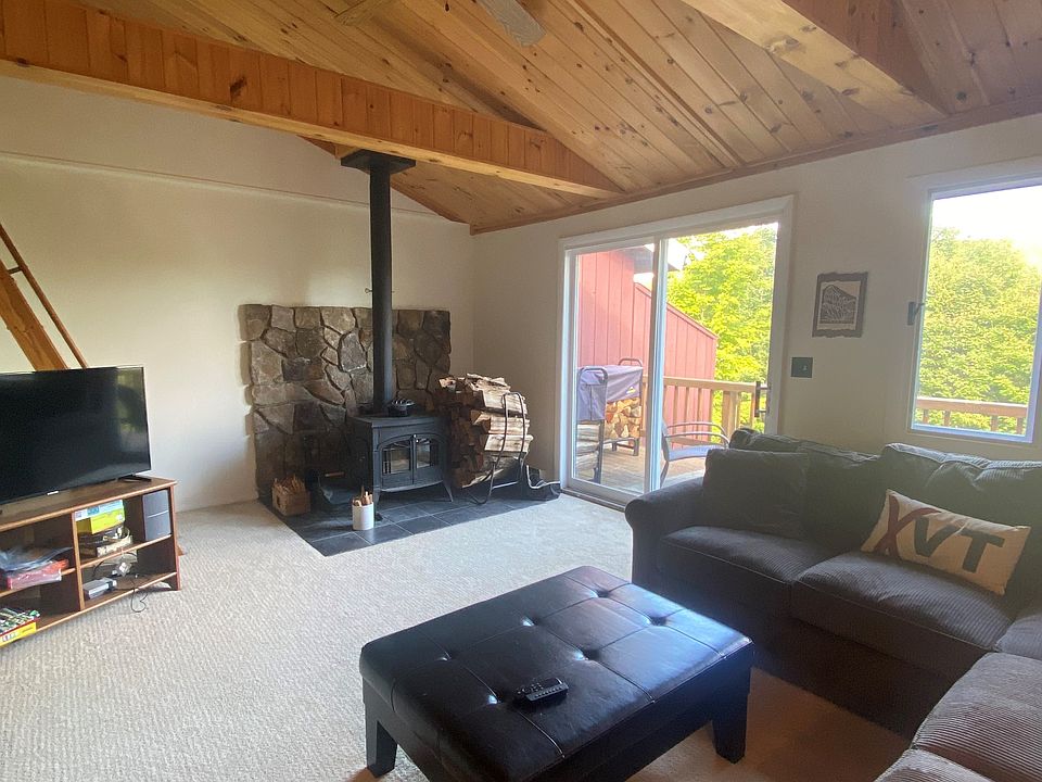 Livingroom, Pine Ceiling, Boston Interiors Sectional