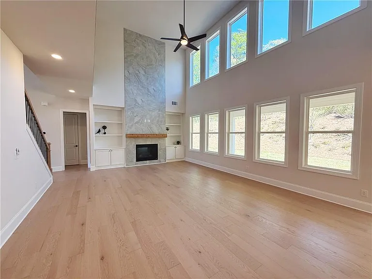 2450 Colliers Ln — Photo 16