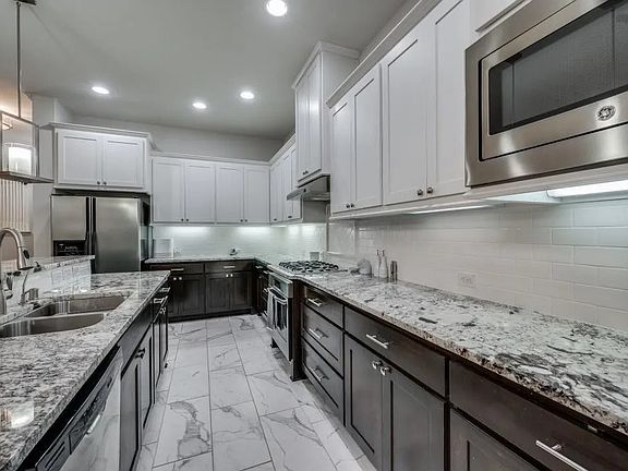 5th image of 6631 Deleon St