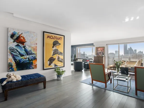 303 East 57th Street image 2 of 17