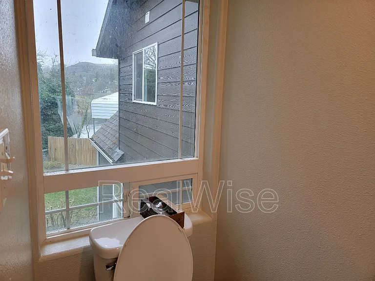 344 W Selmar Ct — Photo 10