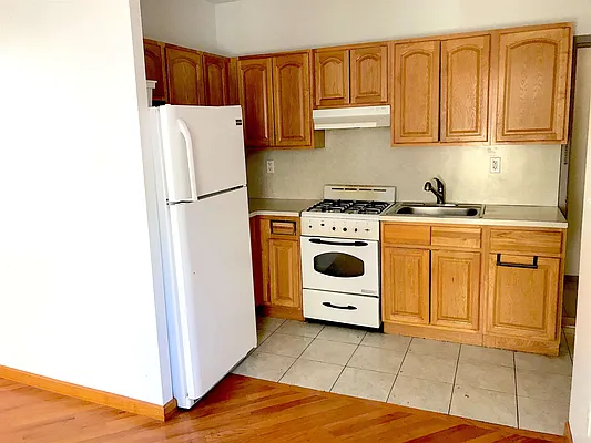 Rented by Capri Jet Realty Corp | media 9